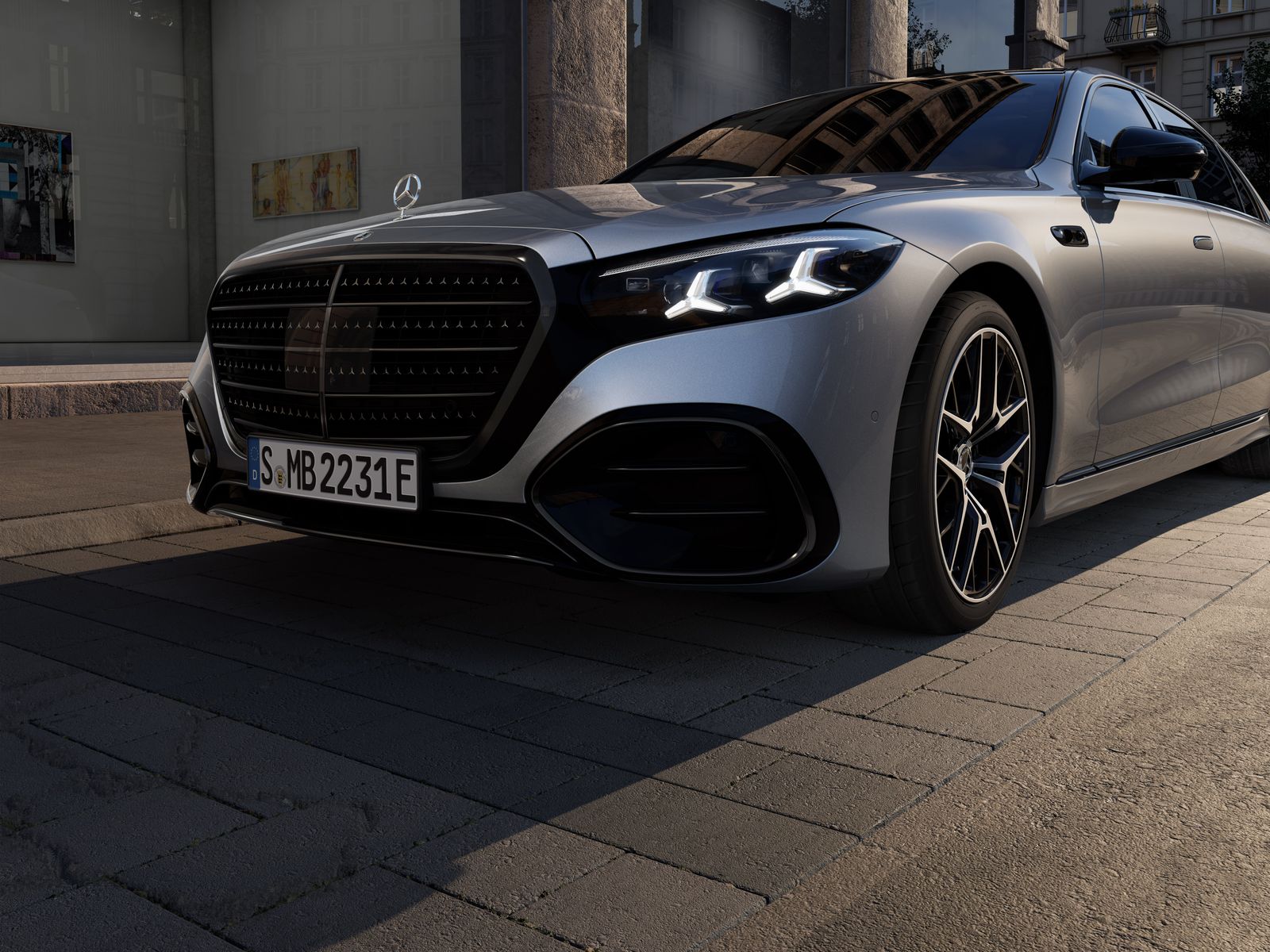 Mercedes-Benz S-Klasse in der Abendsonne